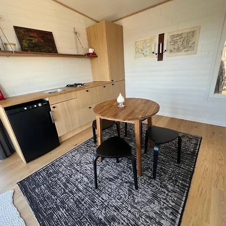 بيت خشبي Saunamoekki Saaressa