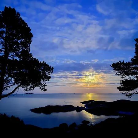 بيت خشبي Saunamoekki Saaressa بورفو