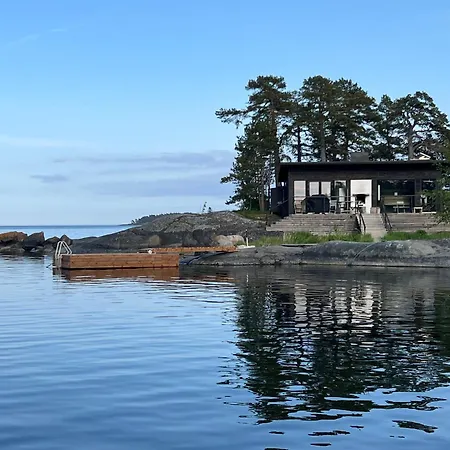 بيت خشبي Saunamoekki Saaressa *