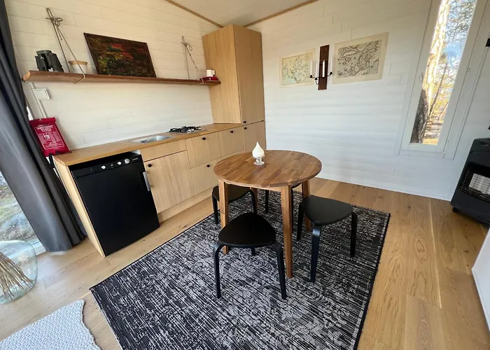 Lodge Saunamoekki Saaressa